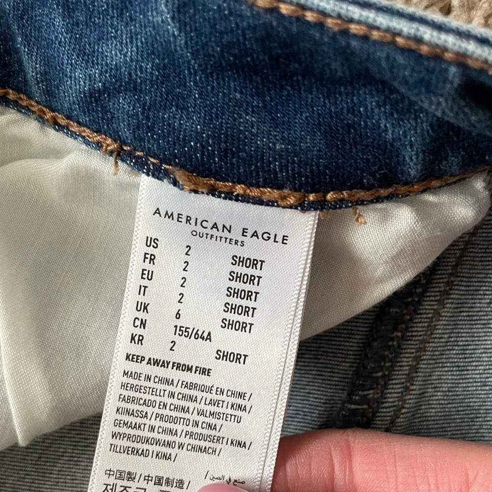 American Eagle Super Hi Rise Jegging Crop | 2 Short - Picture 9 of 10